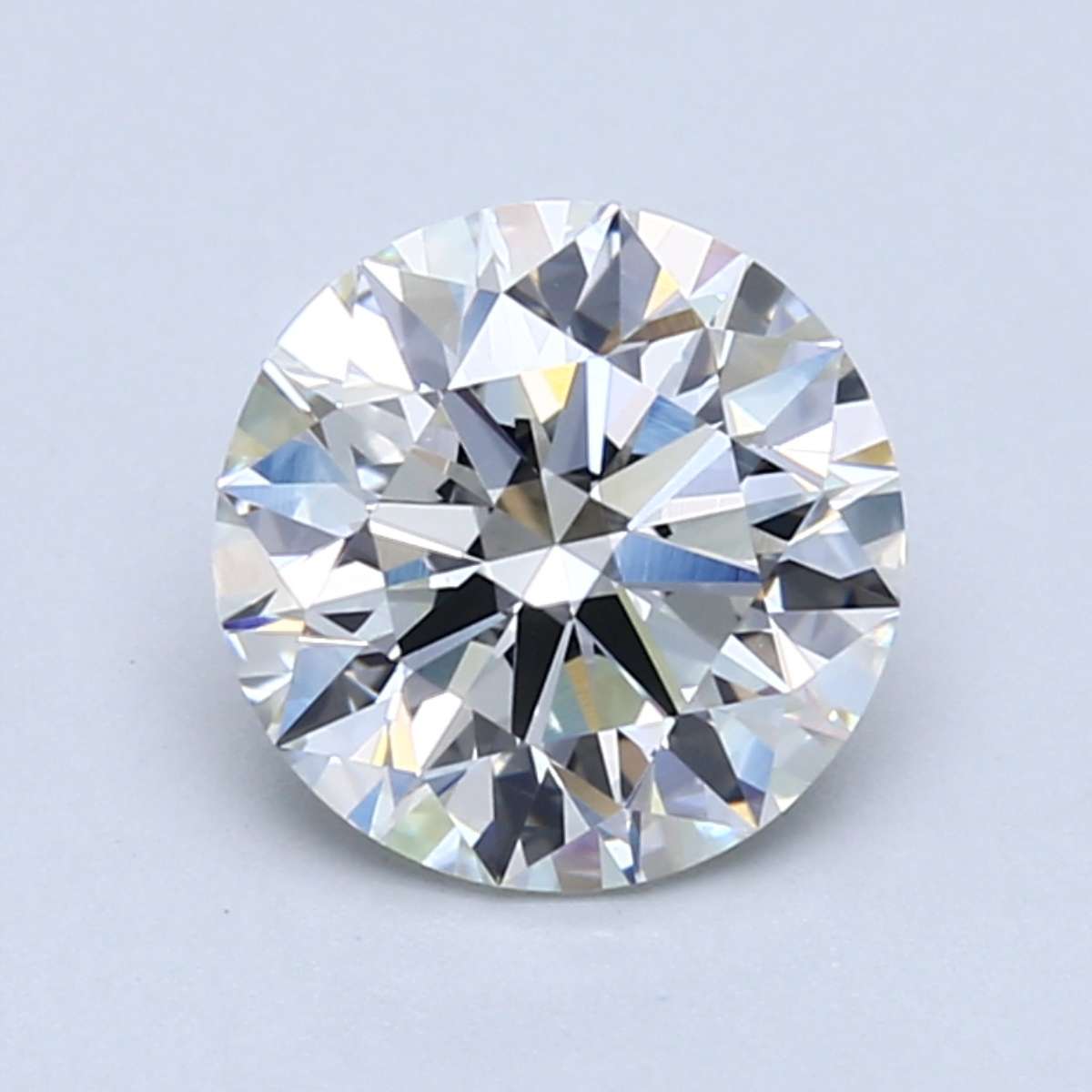 Strong fluorescence diamond